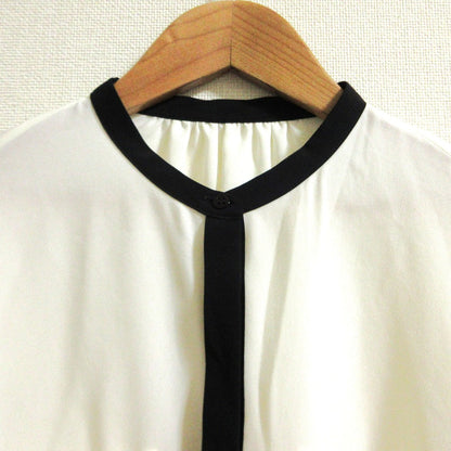 ベイジ SIBYLLEロングパフスリーブブラウス