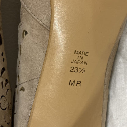ダイアナ カットワークスエードパンプス