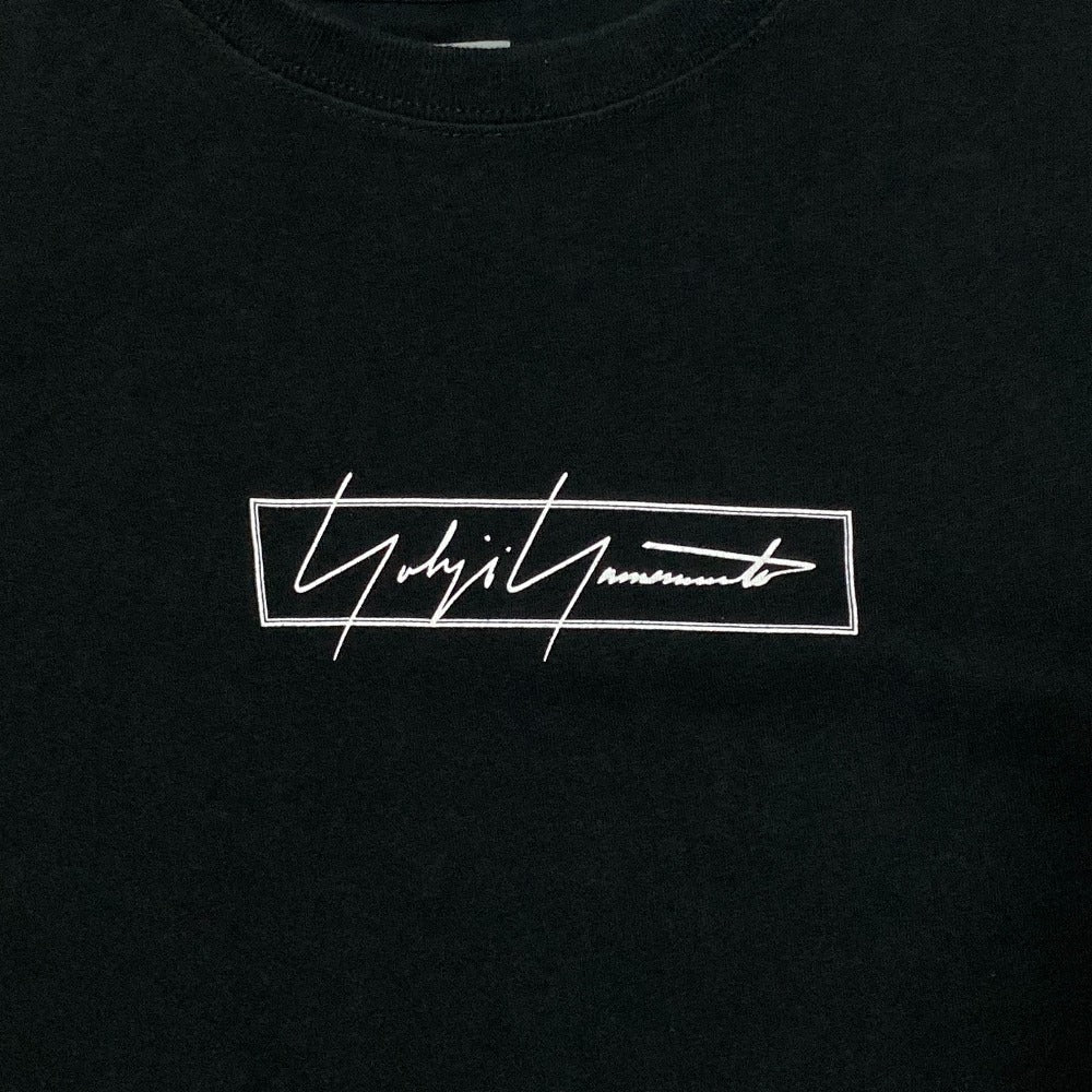 ヨウジヤマモト プールオム × ニューエラ ロングスリーブTシャツ