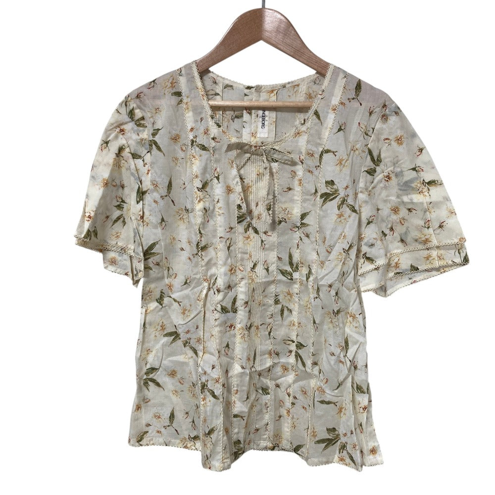 インゲボルグ フラワープリントフリルリボンブラウス