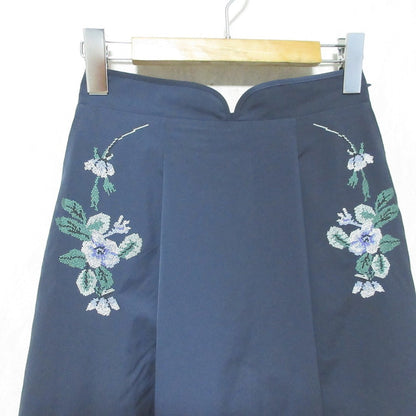 ヴィヴィアンタム CROSS STITCH FLOWER ON TAFFETA スカート