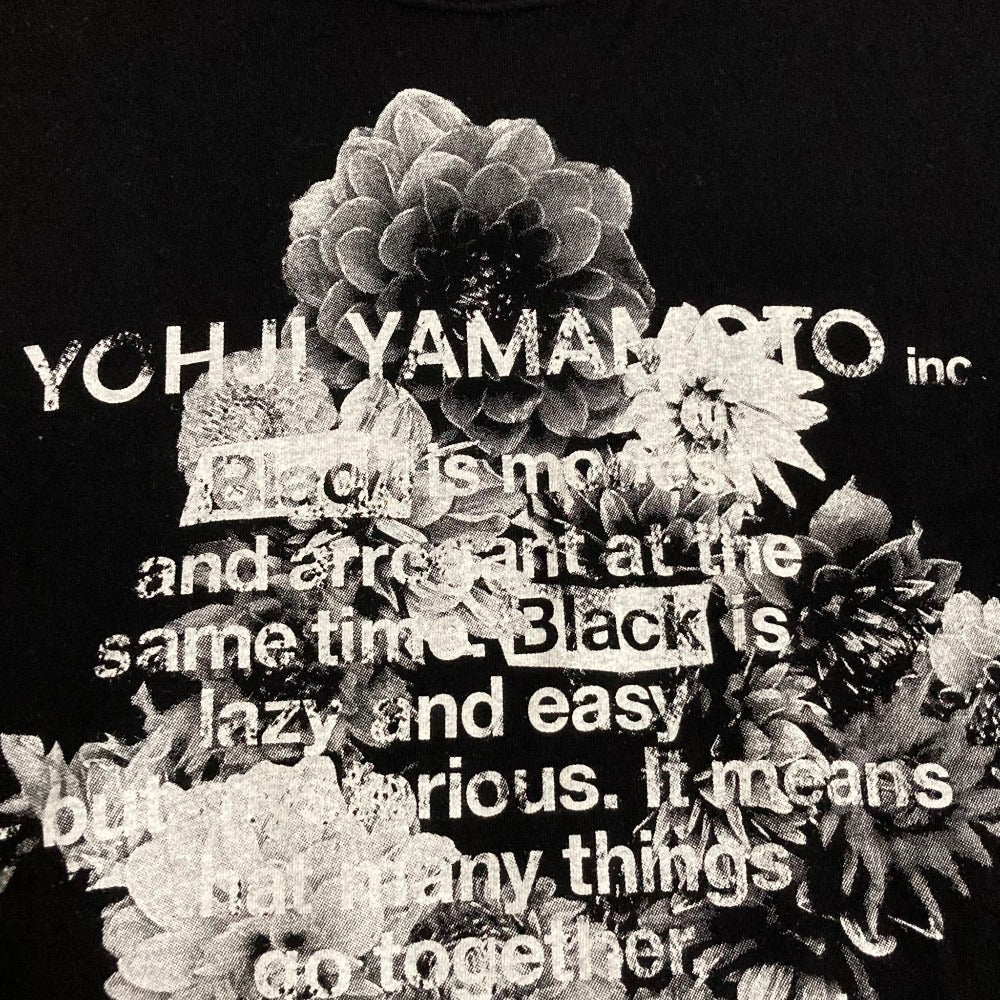 ヨウジヤマモト CottonJersey Blooming flowers Black Is Modest Tシャツ