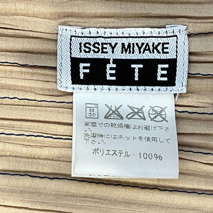 イッセイミヤケ フェット プリーツフーデッドコート