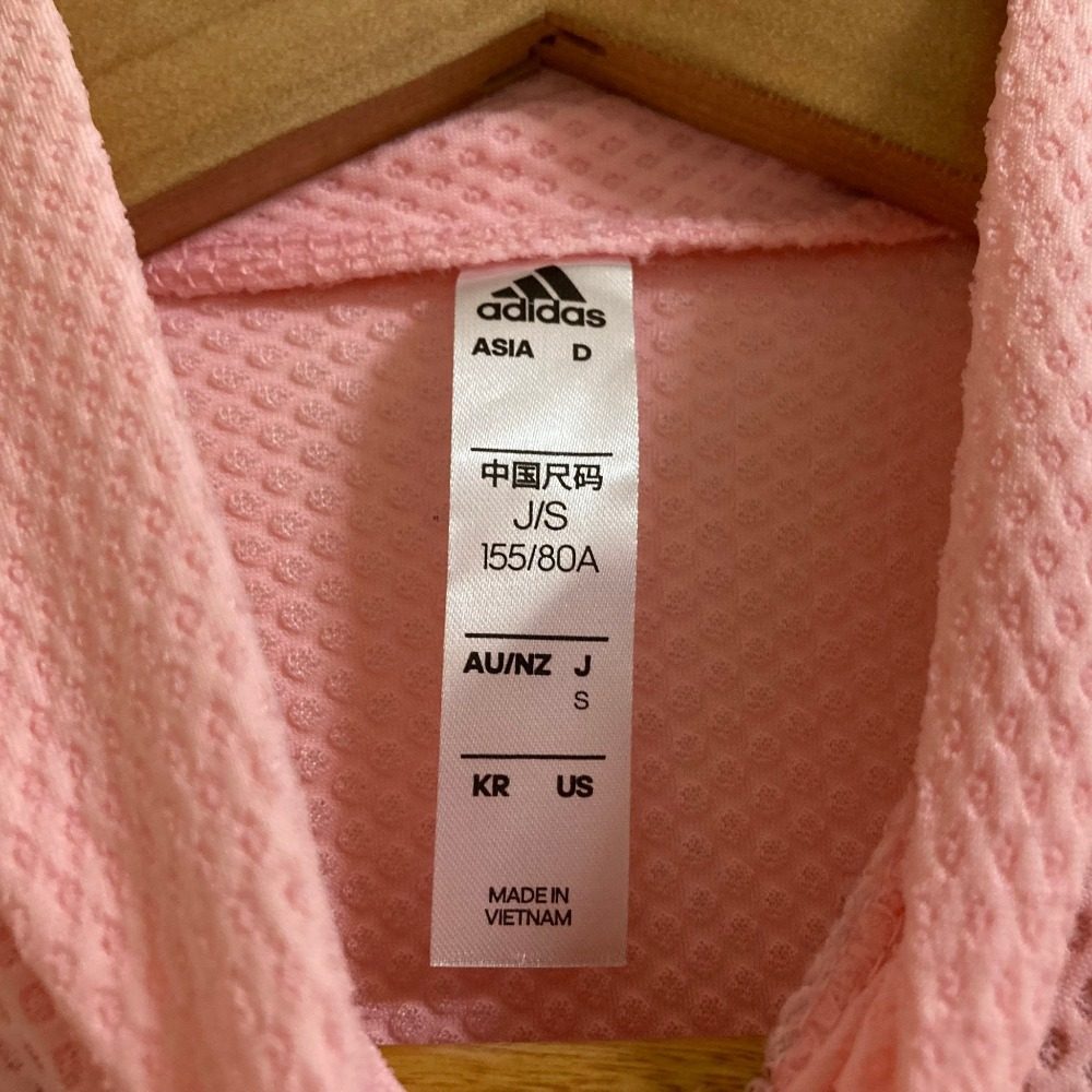 アディダス メッシュゴルフセットアップ