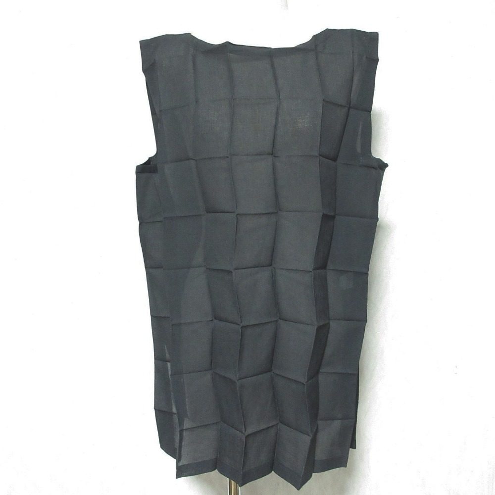ミーイッセイミヤケ DICE PLEATS シャツ ノースリーブトップス