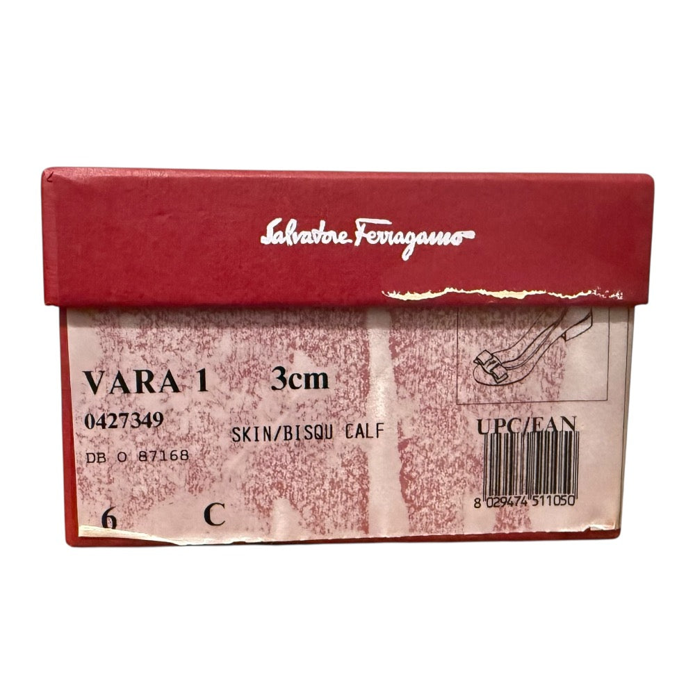 サルヴァトーレ フェラガモ ヴァラリボン レザー ローヒールパンプス