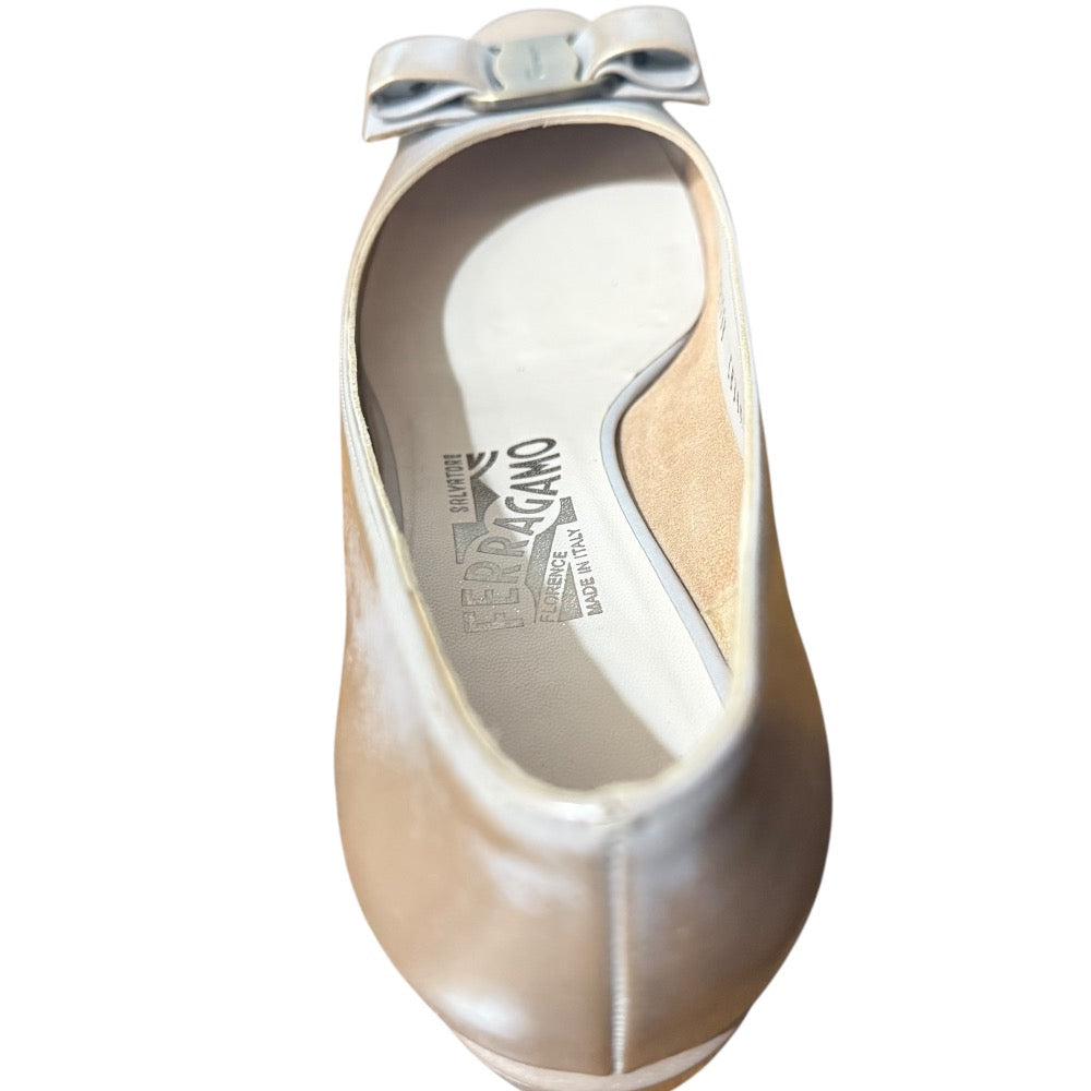 サルヴァトーレ フェラガモ ヴァラリボン レザー ローヒールパンプス