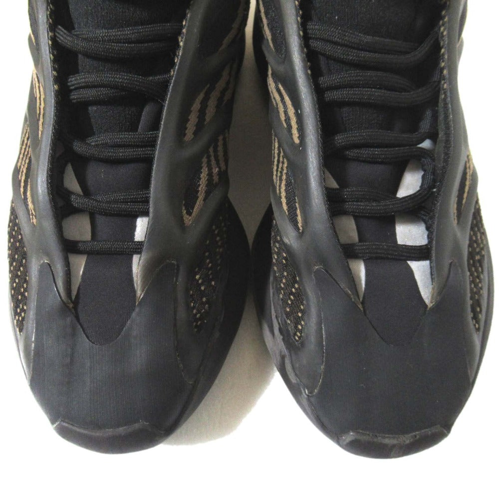 アディダス YEEZY 700V3 スニーカー
