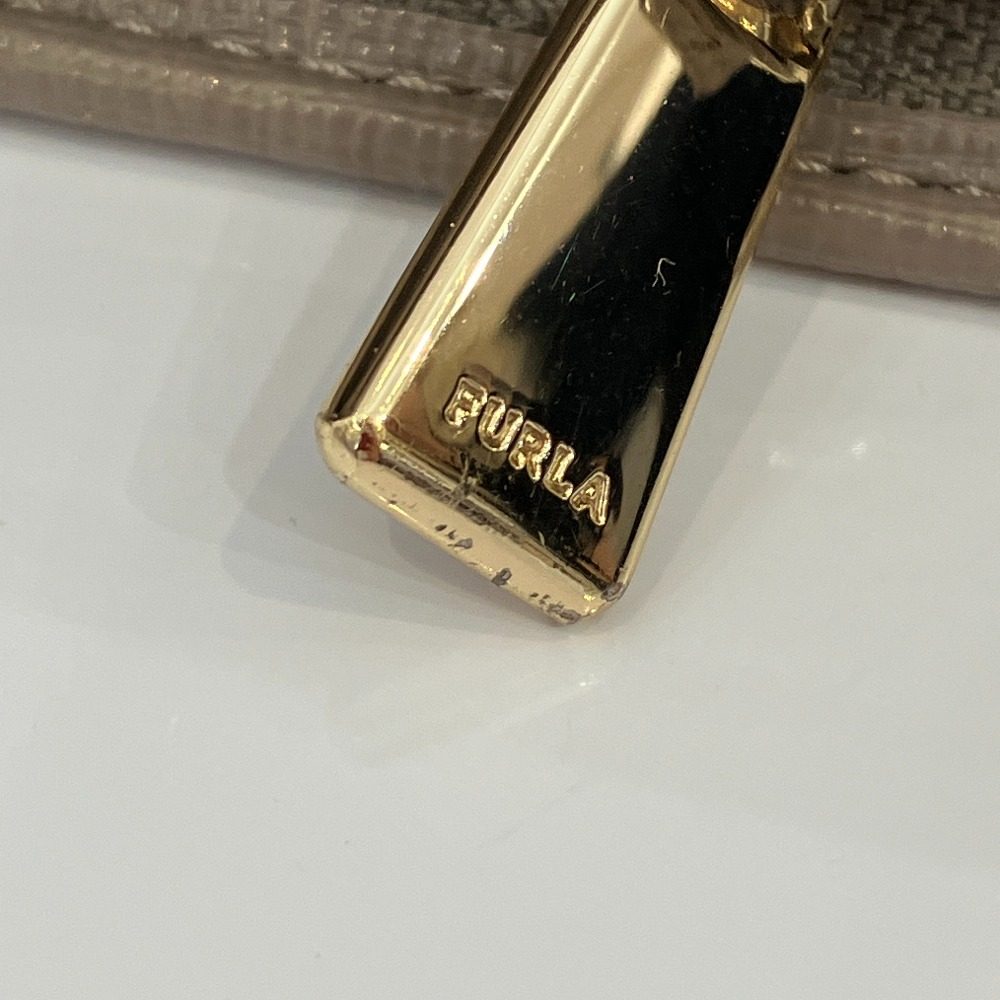 フルラ レザー三つ折りコンパクトウォレット
