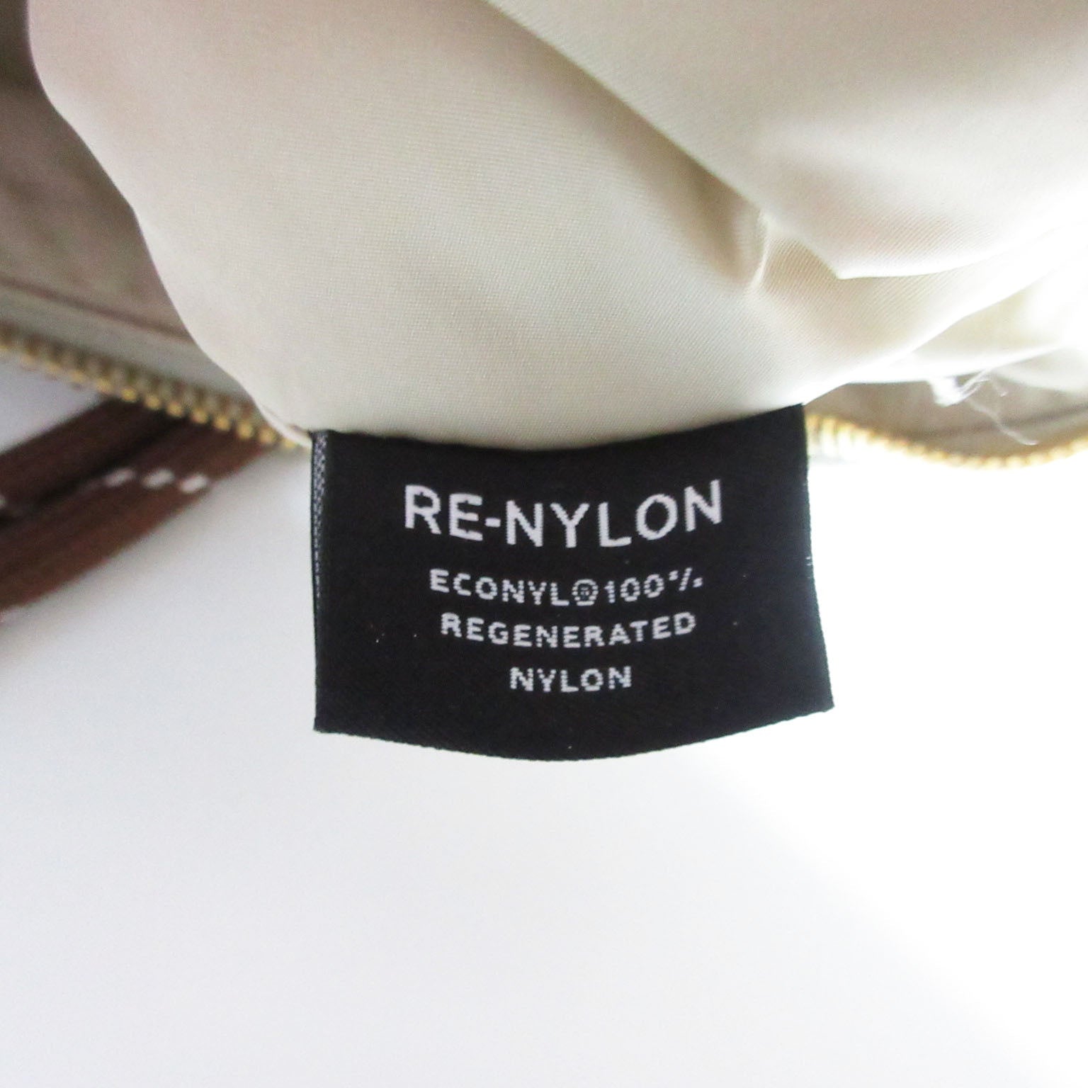 ミュウミュウ RE-NYLONギャバジン アクセサリーポーチ