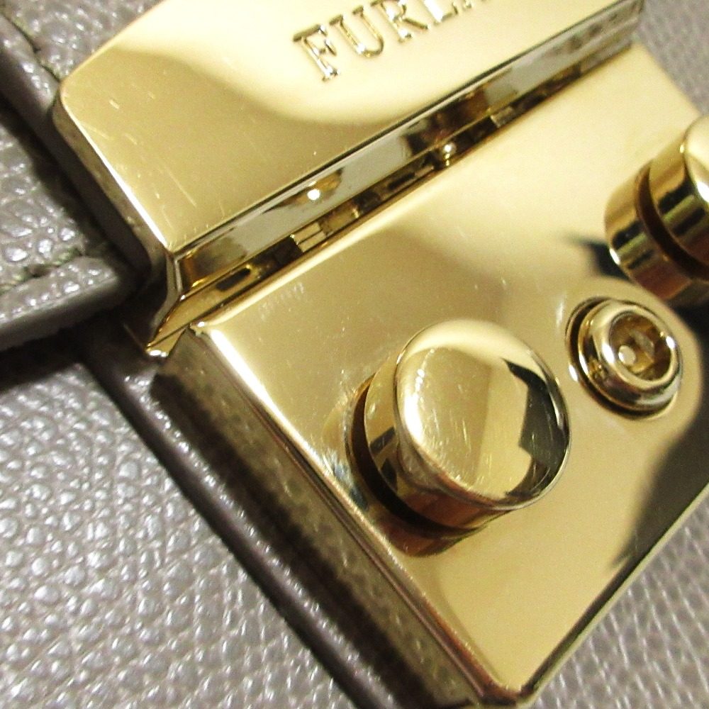フルラ メトロポリス チェーンショルダーバッグ