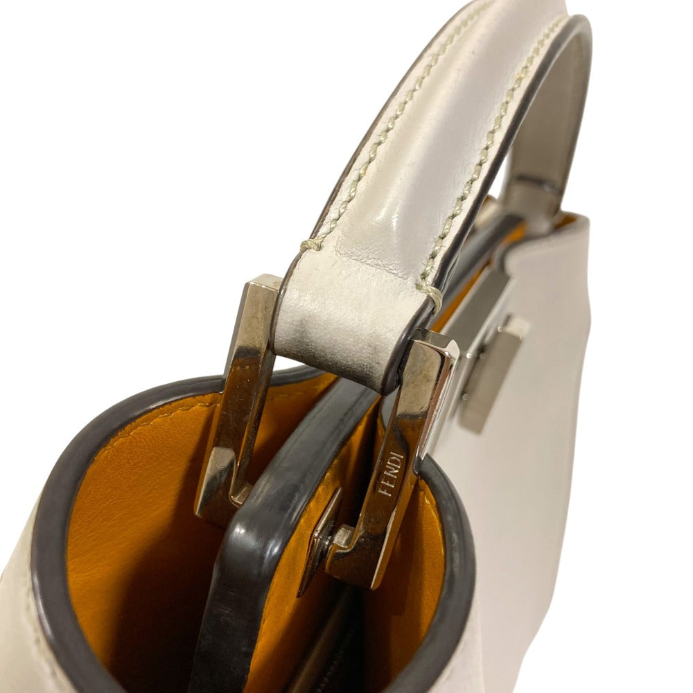 フェンディ ピーカブー アイコニック エッセンシャリー 2wayハンドバッグ