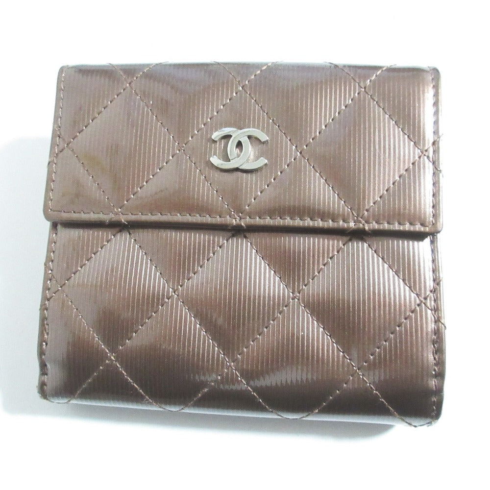 シャネル マトラッセ パテントレザー 財布