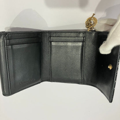 クリスチャンディオール レディディオール パテントレザー 三つ折り財布