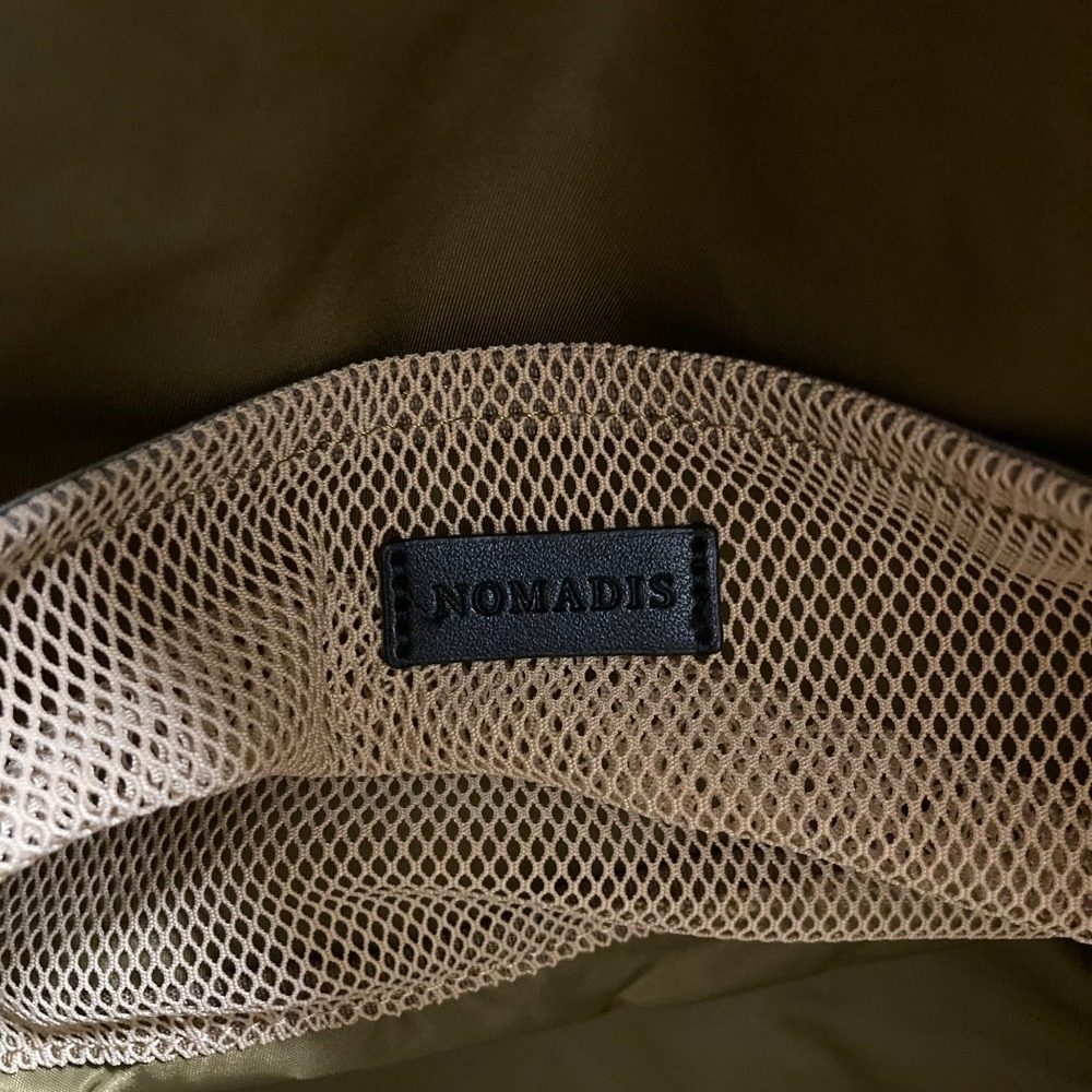 ノマディス BASQUE M レザーショルダーバッグ