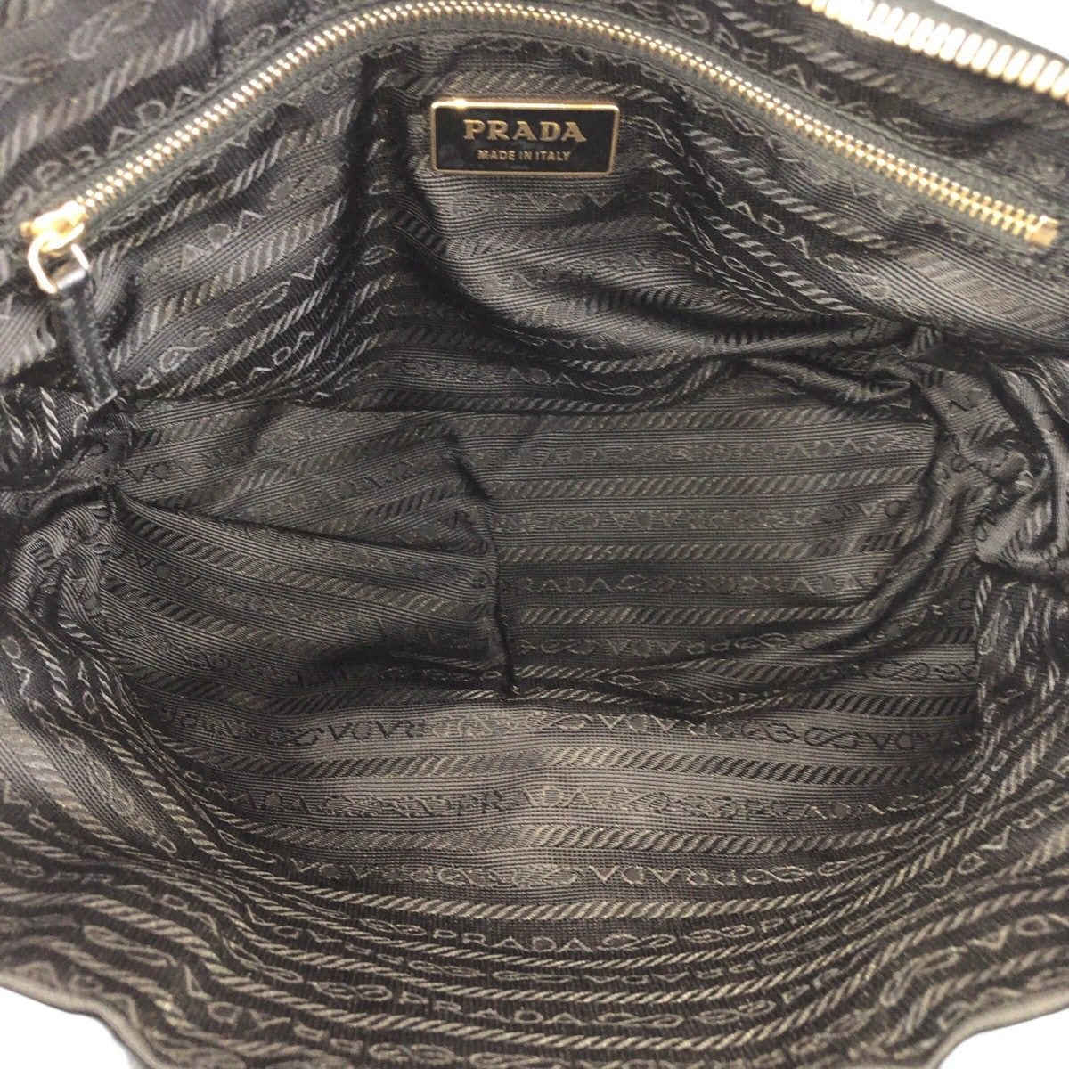 プラダ テスート ナイロントートバッグ