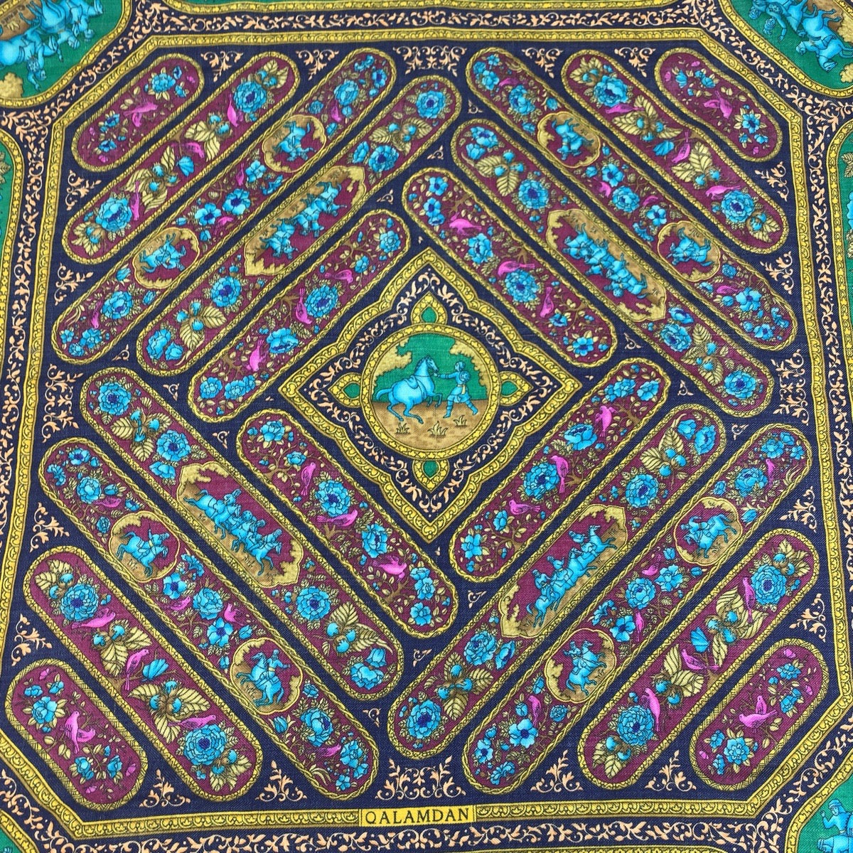 エルメス QALAMDAN シルクスカーフ