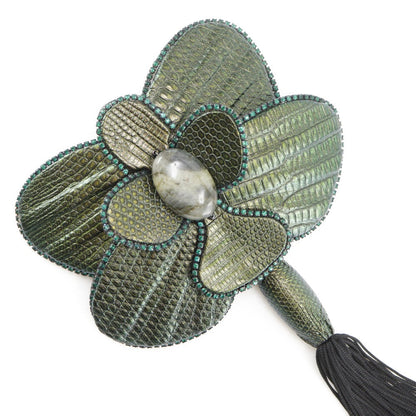 ロング タッセル ブローチ