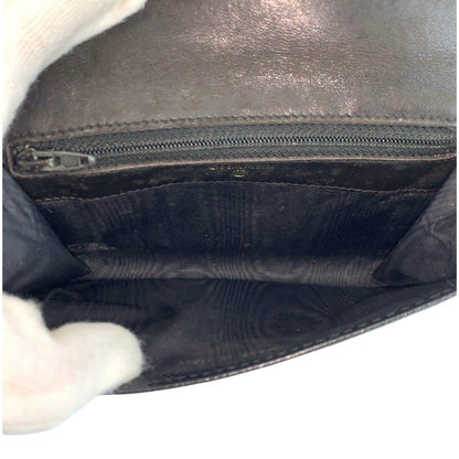 シャネル レザー折り財布