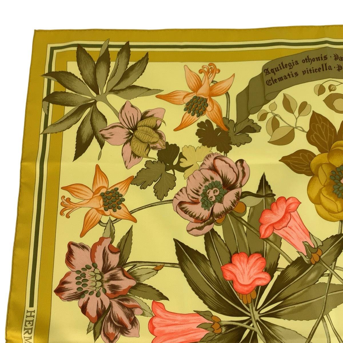 エルメス Fleurs d'Hellade シルクスカーフ