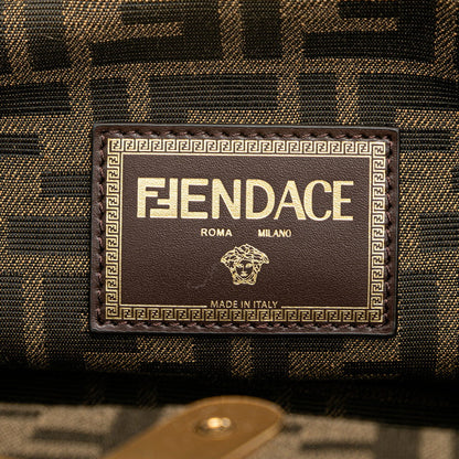 フェンディ フェンダーチェ ファースト PVCレザー ショルダーバッグ