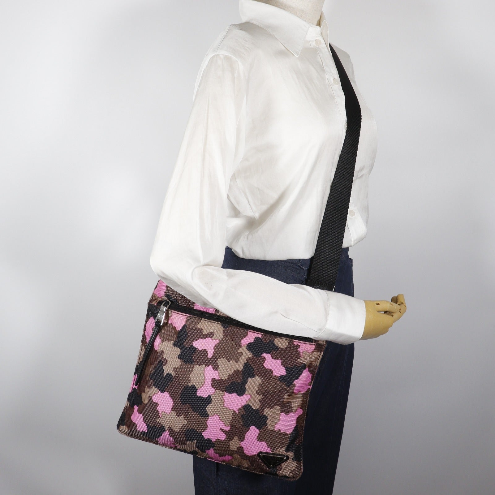 プラダ カモフラージュ ナイロンキャンバス ショルダーバッグ