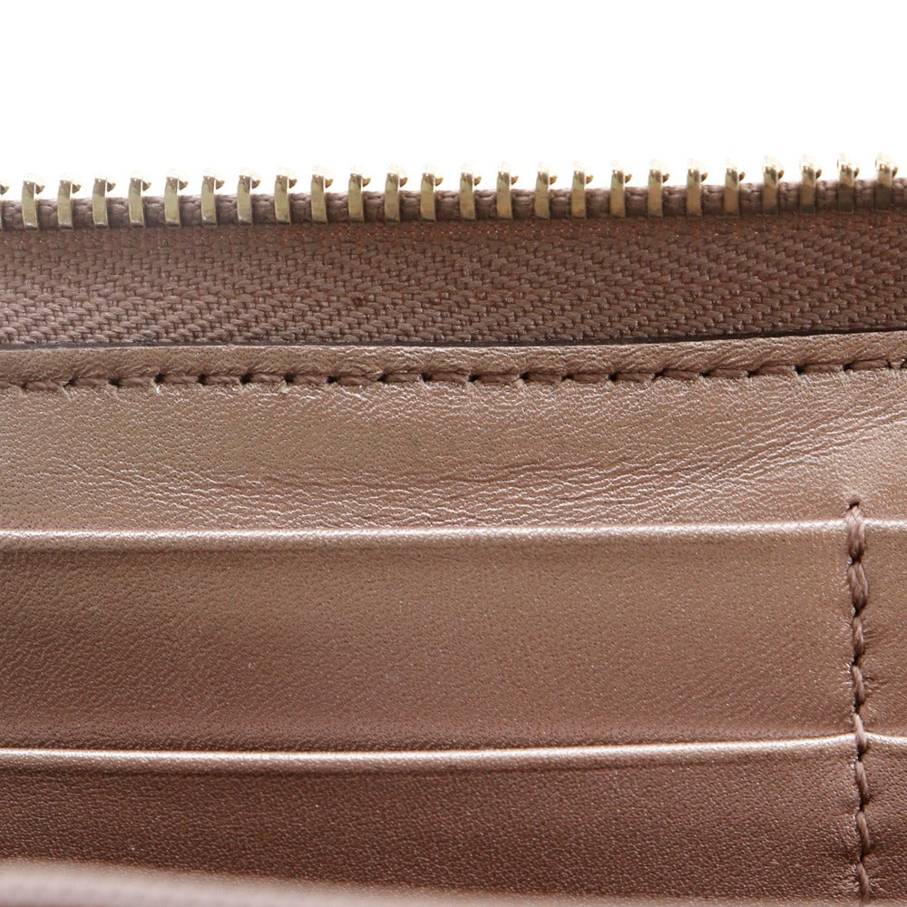 グッチ インターロッキングG シマレザー 長財布