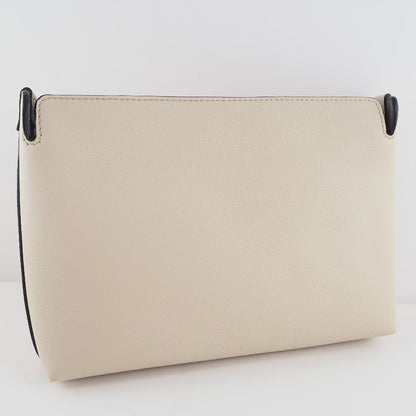 バーバリー MEDIUM CLUTCH 牛革クラッチバッグ