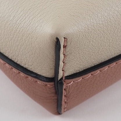 バーバリー MEDIUM CLUTCH 牛革クラッチバッグ