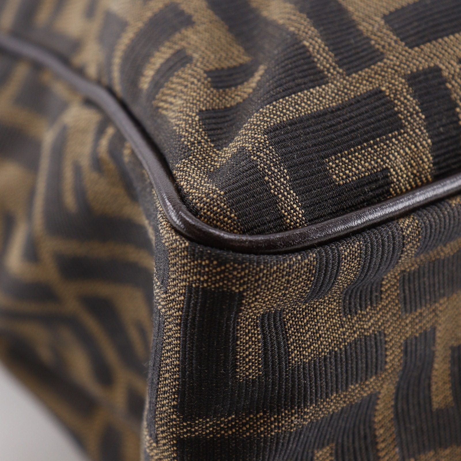 フェンディ ズッカ ナイロンキャンバス2WAYビジネスバッグ