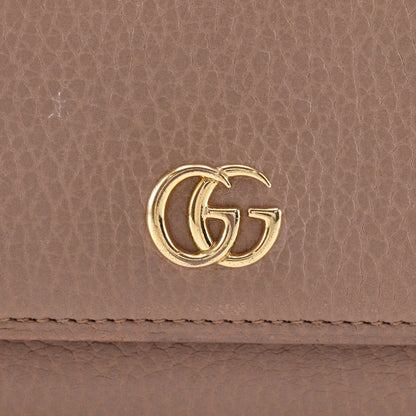 グッチ GGマーモント カーフチェーンウォレット