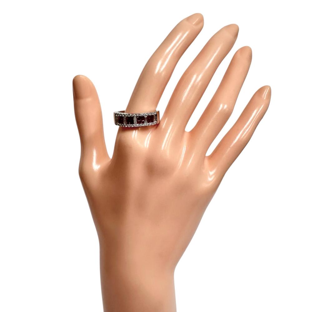Au750ホワイトゴールド ルビー0.70ct ダイヤモンド0.55ct リング