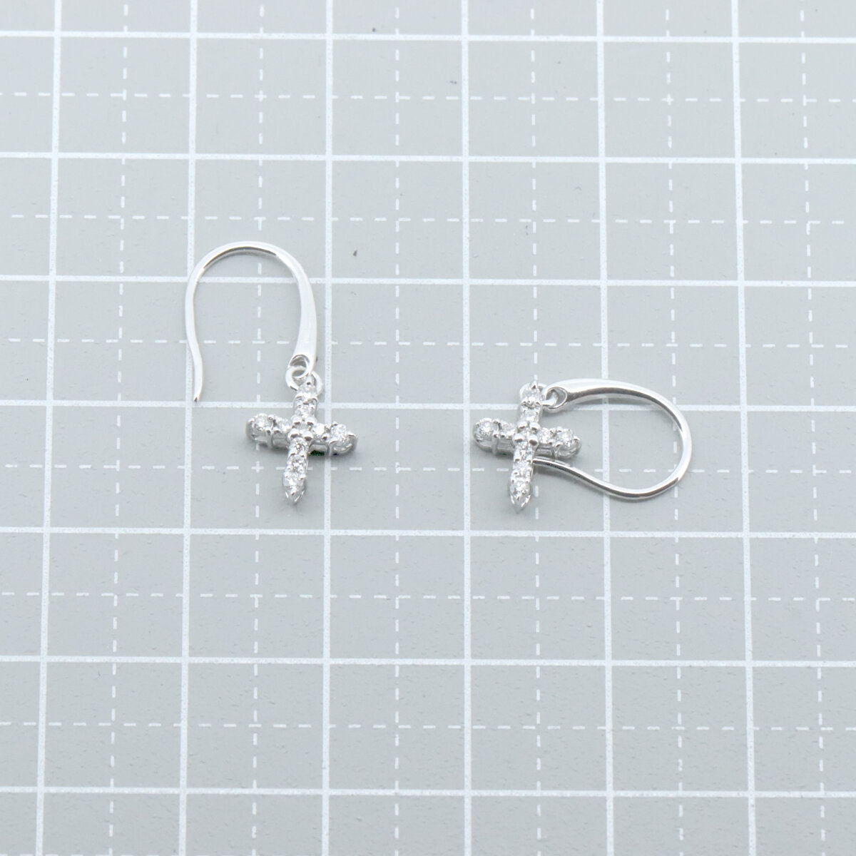 スタージュエリー K18WG ダイヤモンド ピアス