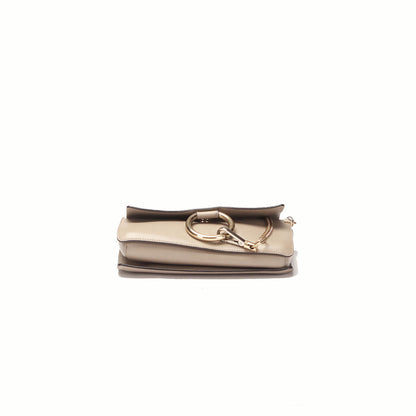 クロエ スモール フェイ クロスボディ バッグ レザー
