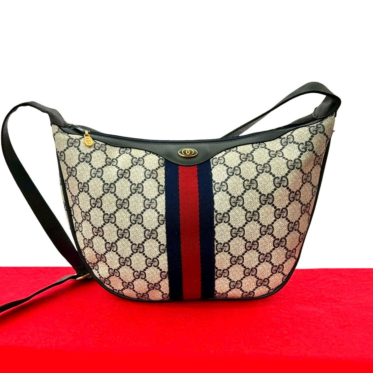 グッチ GGロゴ レザー ショルダーバッグ