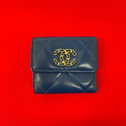 シャネル マトラッセ ラムスキン 二つ折り財布