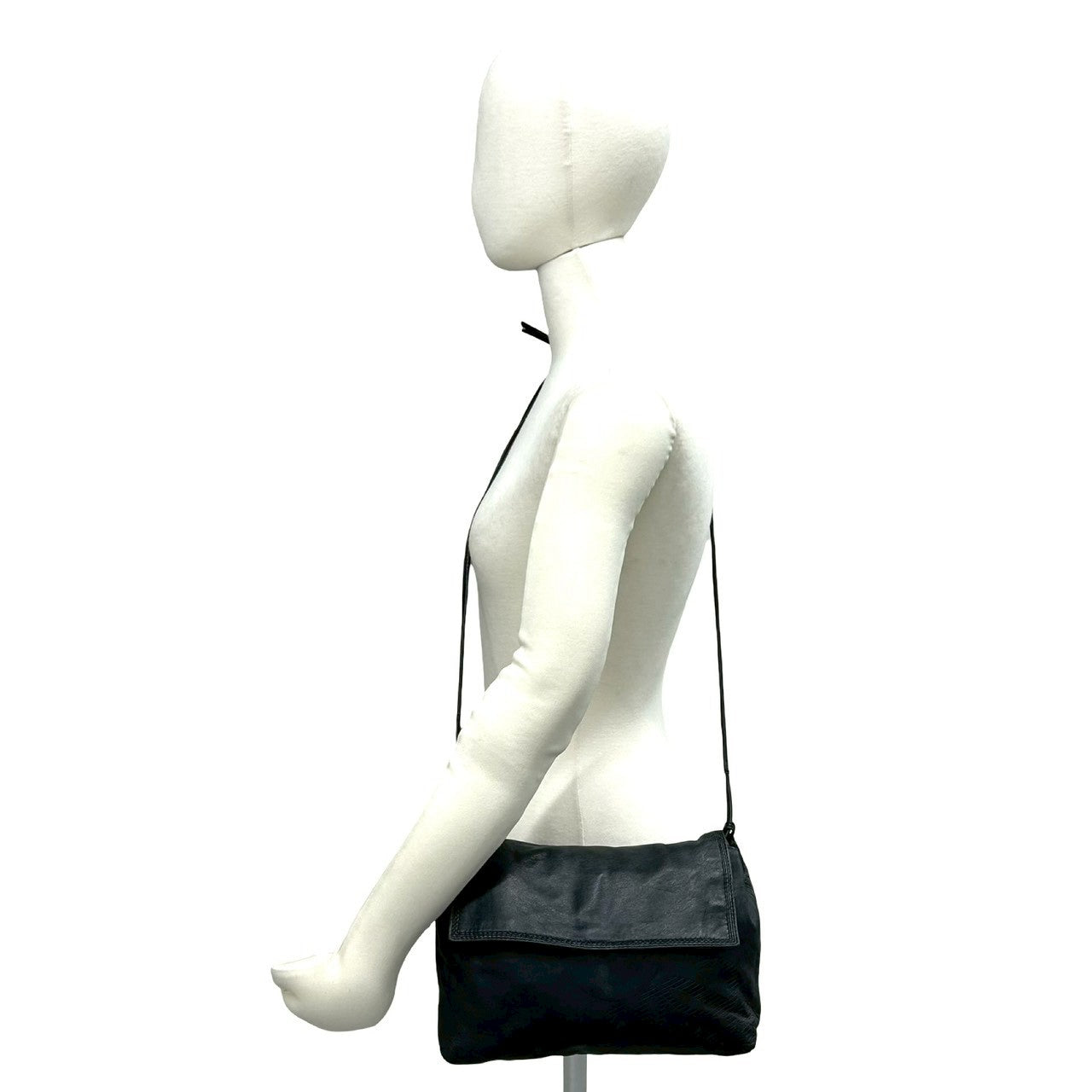 ロエベ ナッパレザーショルダーバッグ
