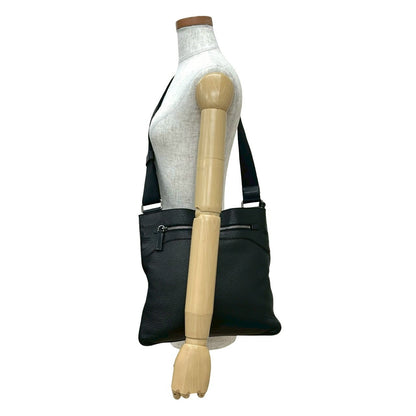 プラダ レザー ショルダーバッグ