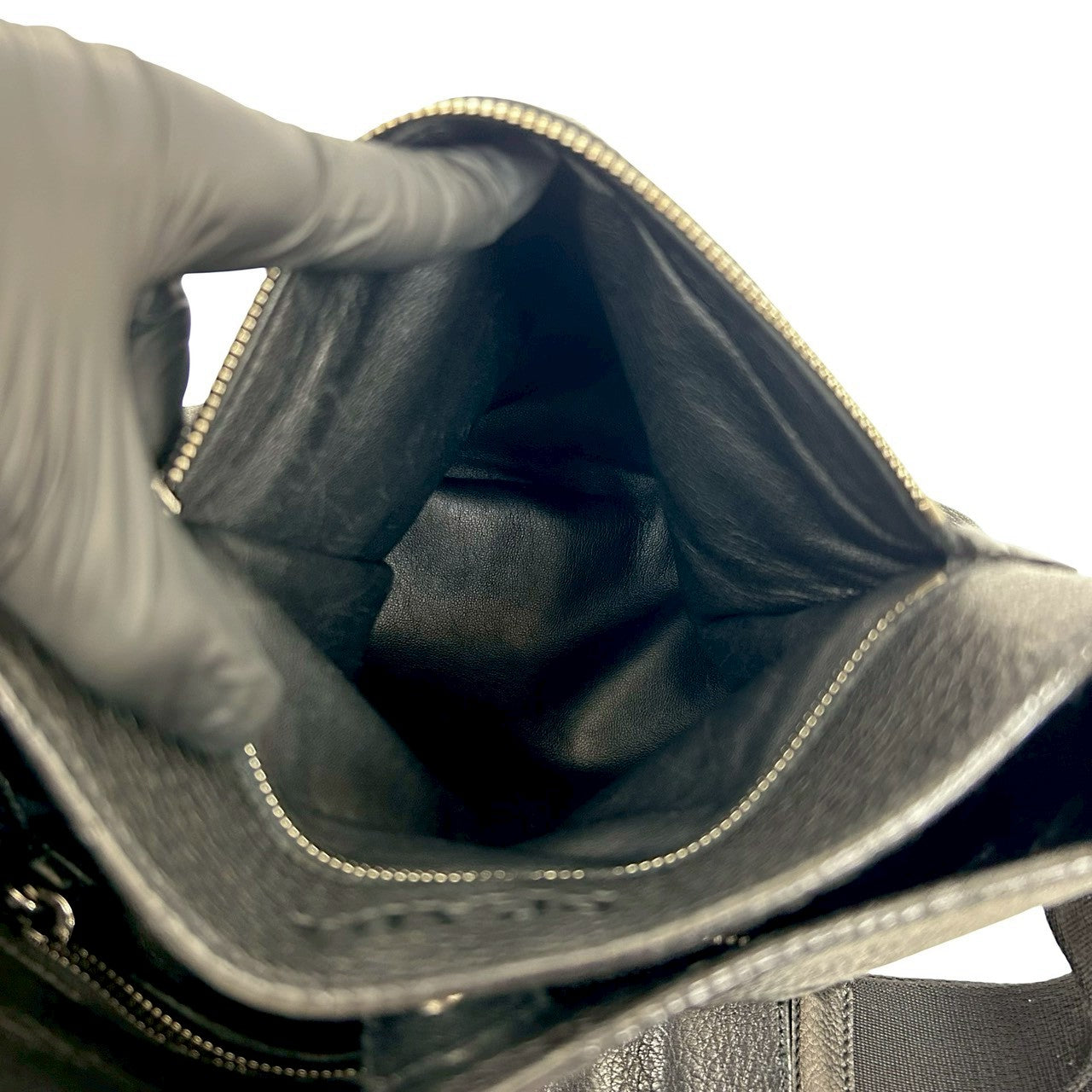 プラダ レザー ショルダーバッグ