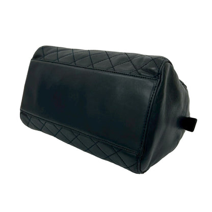 プラダ レザー ハンドバッグ