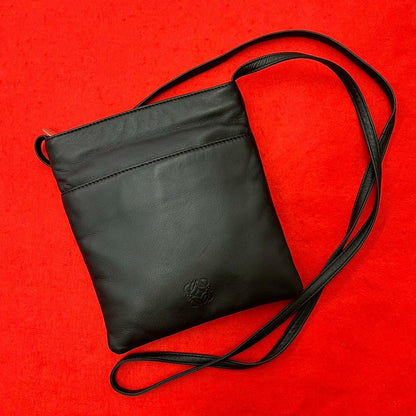 ロエベ ナッパレザーショルダーバッグ