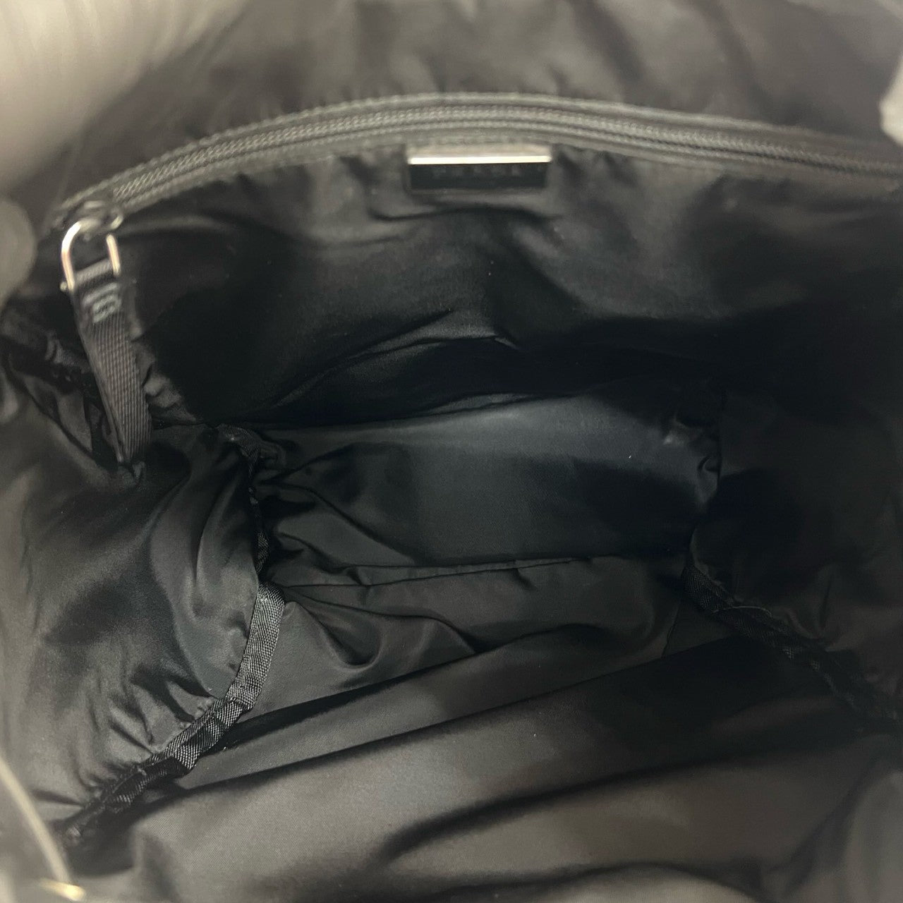 プラダ テッスート ナイロン バックパック