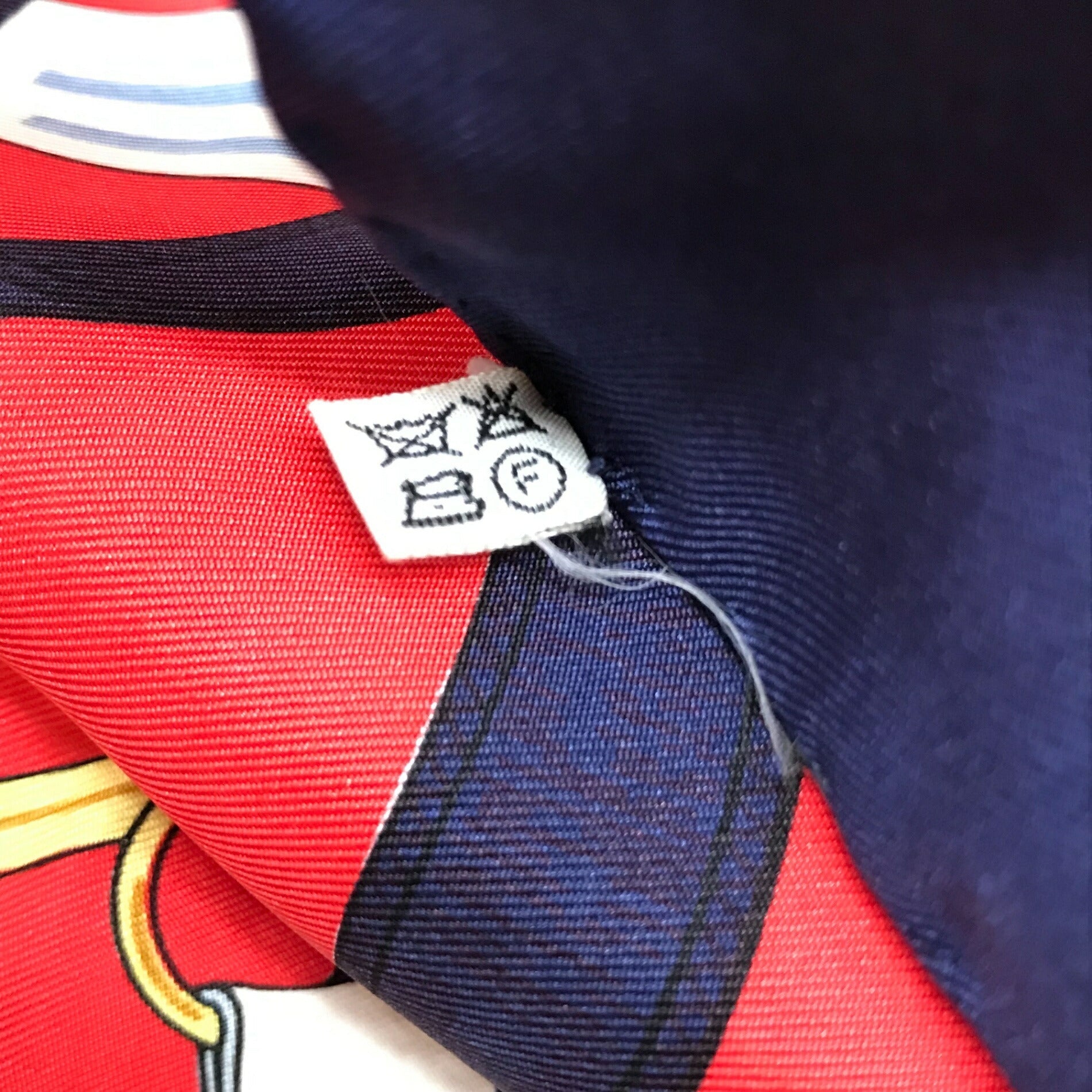 エルメス シルクスカーフ エペロン・ドール レッド