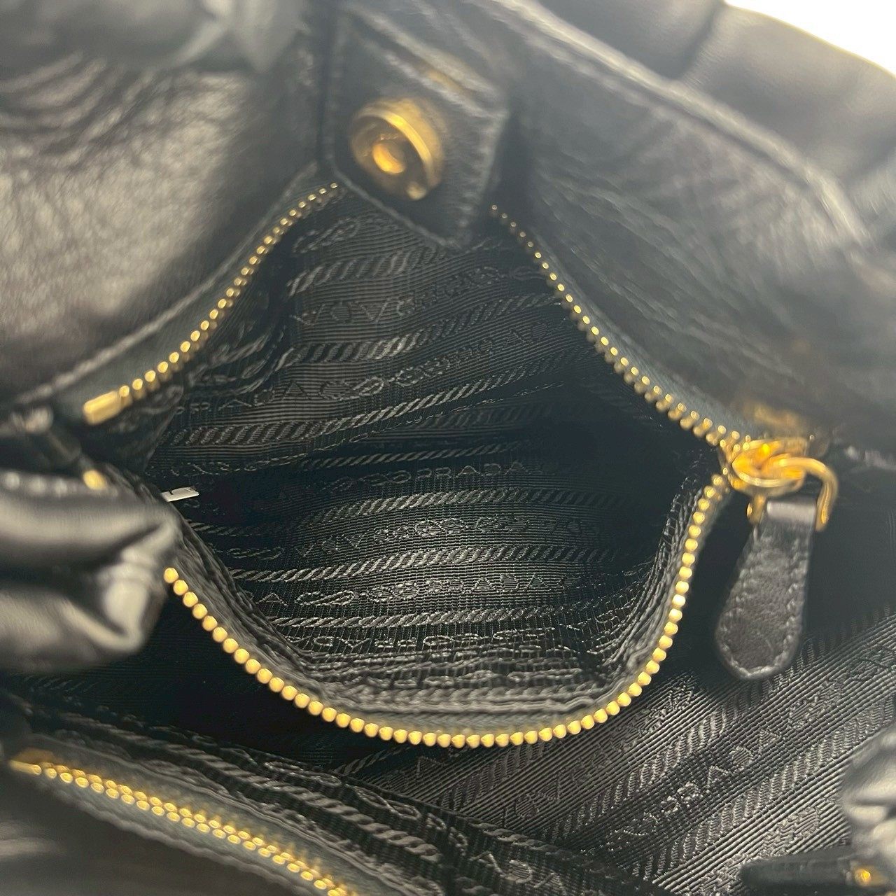 プラダ レザー2wayバッグ