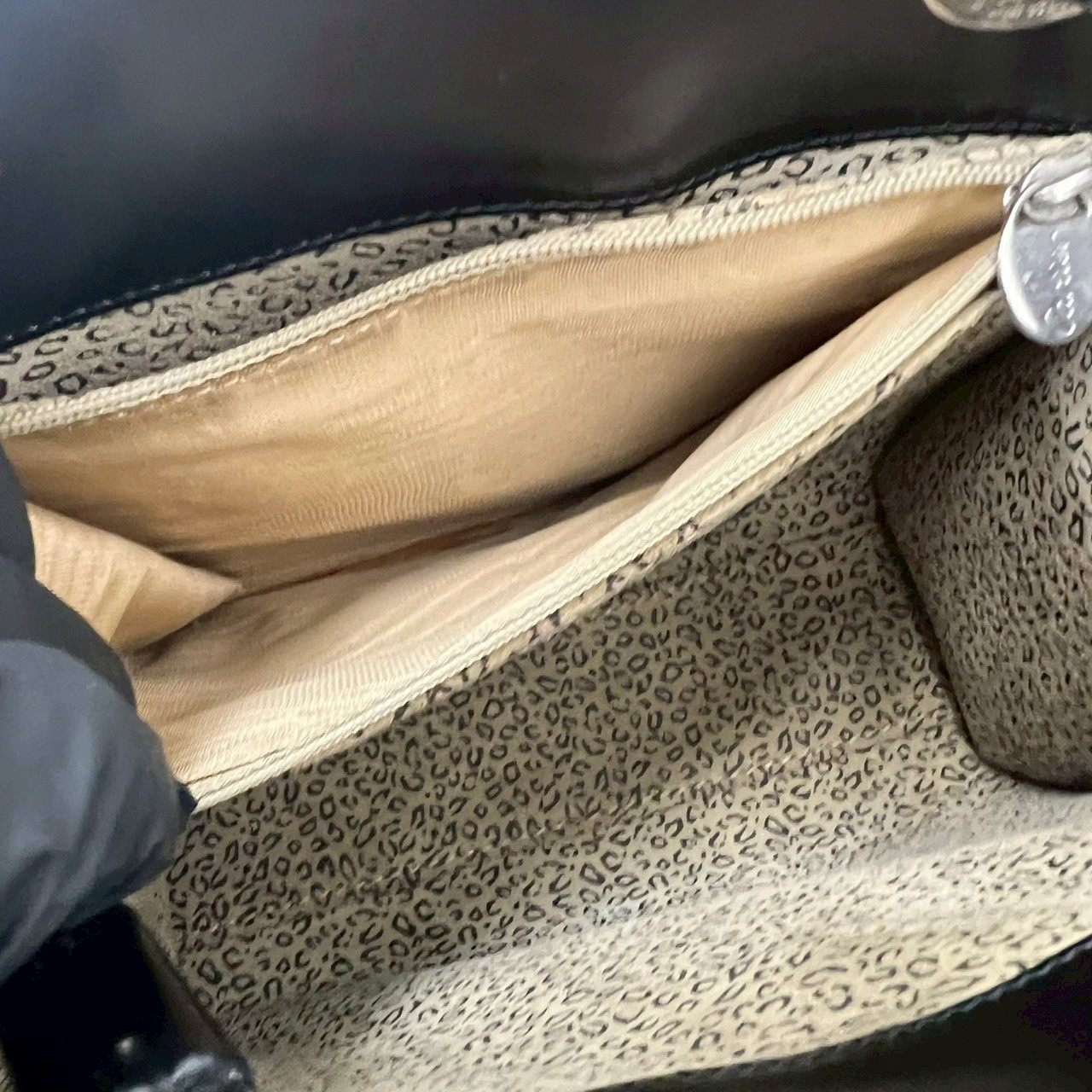カルティエ パンテール レザーショルダーバッグ