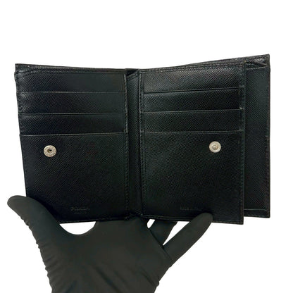 プラダ ナイロンレザー 二つ折り財布