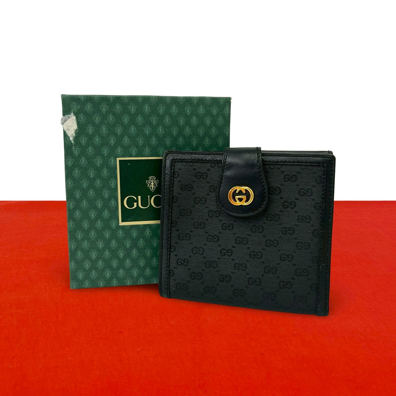 グッチ レザー 二つ折り財布