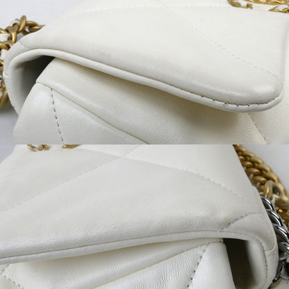 シャネル シャネル19 シャイニーラムスキンショルダーバッグ