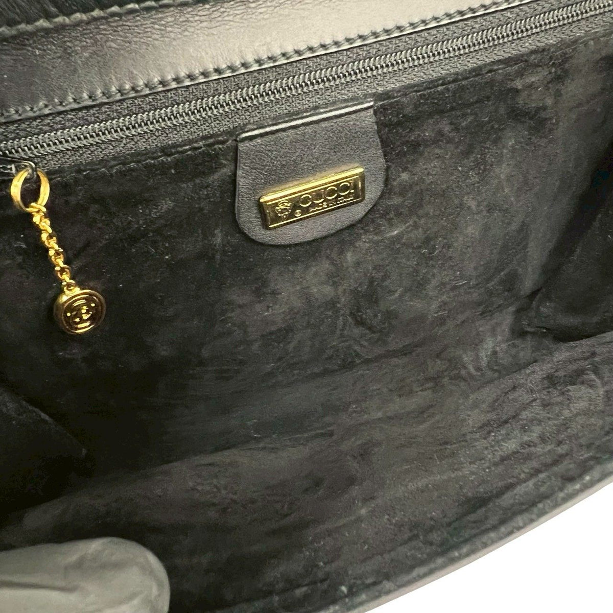 グッチ レザーショルダーバッグ
