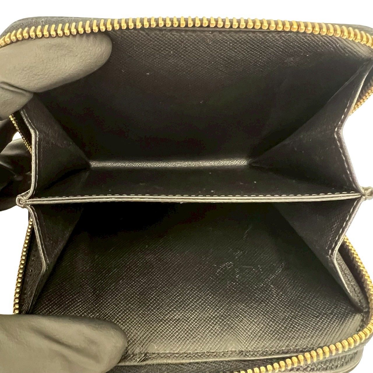 プラダ ナイロン レザー ラウンドジップ二つ折り財布